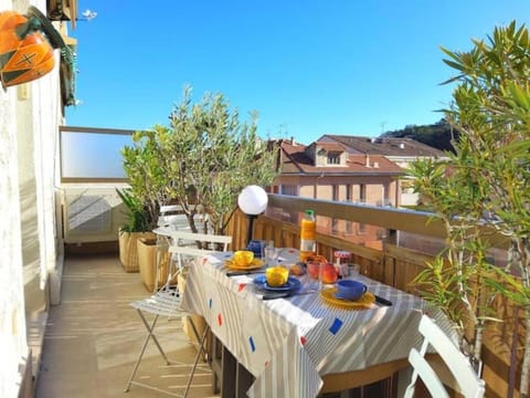 Patio, Dining area