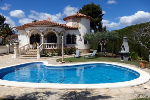 Patio, Facade/entrance, Garden, Balcony/Terrace, Swimming pool