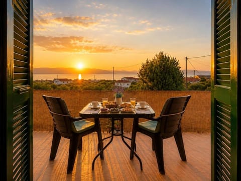 Patio, Natural landscape, View (from property/room), Balcony/Terrace, Sea view, Sunrise