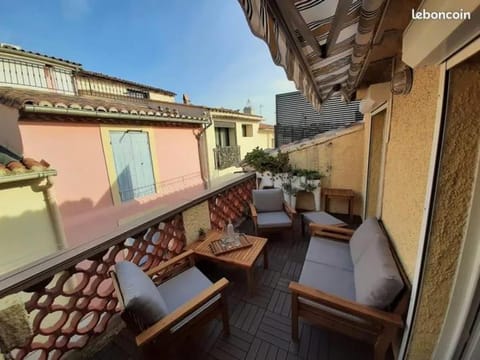 View (from property/room), Balcony/Terrace, City view, Sunrise, Quiet street view