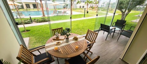 Patio, Garden, Balcony/Terrace, Balcony/Terrace, Seating area, Dining area, Garden view, Pool view