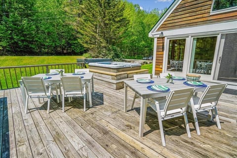 Sunburst House in Mendon