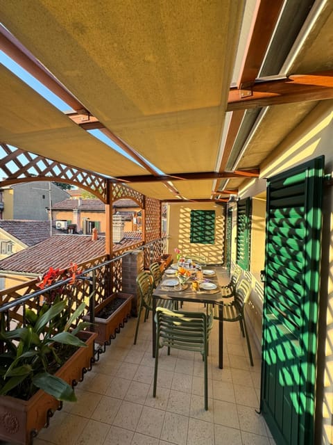 View (from property/room), Balcony/Terrace, Dining area