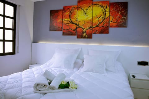 Photo of the whole room, Decorative detail, Bedroom