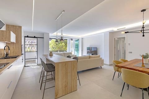 Communal lounge/ TV room, Kitchen or kitchenette, Living room, Dining area