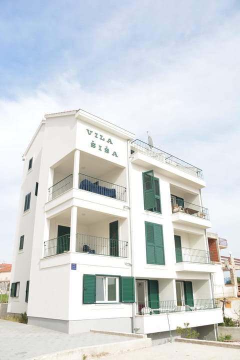 Property building, Patio
