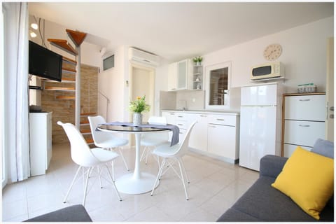 Kitchen or kitchenette, Living room, Dining area