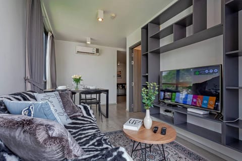 Communal lounge/ TV room, TV and multimedia, Living room