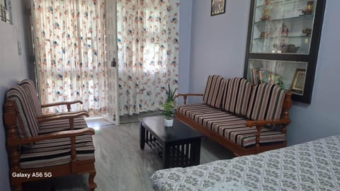 Facade/entrance, Living room, Seating area