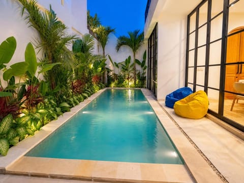 Garden, Garden view, Pool view, Swimming pool, Swimming pool, sunbed