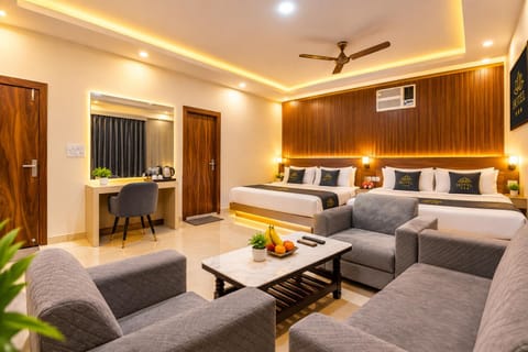 Bed, TV and multimedia, Photo of the whole room, Seating area, Bedroom, air conditioner