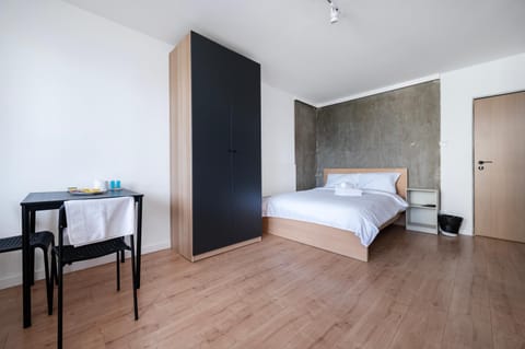 Bed, Photo of the whole room, Dining area, Bedroom, wardrobe