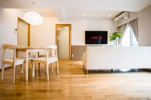 Living room, Seating area, Dining area, air conditioner