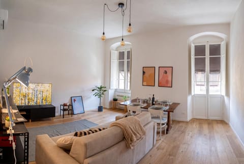 TV and multimedia, Living room, Dining area