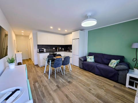 TV and multimedia, Kitchen or kitchenette, Living room, Dining area