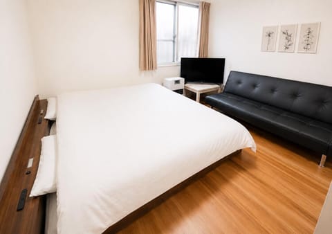 Bed, Living room, Bedroom