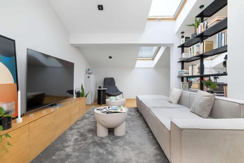 TV and multimedia, Living room, Seating area, Evening entertainment, pet friendly