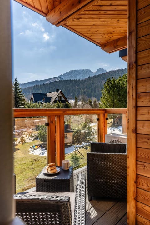 Balcony/Terrace, Mountain view