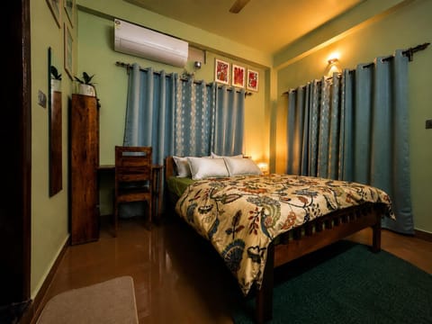 Bed, Photo of the whole room, Bedroom, air conditioner