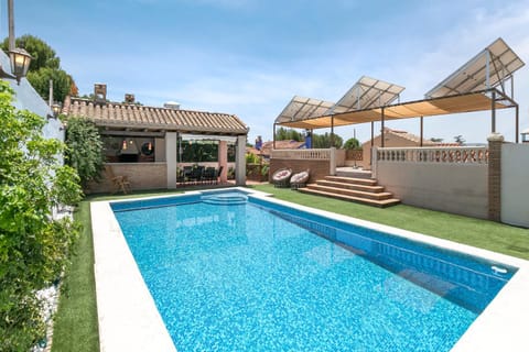 Day, Garden, Garden view, Pool view, Swimming pool, sunbed