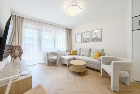 TV and multimedia, Living room, Photo of the whole room, Seating area