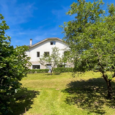 Property building, Spring, Day, Natural landscape, Garden, Garden view