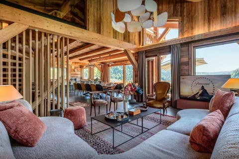 Winter, TV and multimedia, Living room, Seating area, Evening entertainment