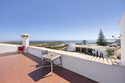 Property building, Balcony/Terrace, Living room