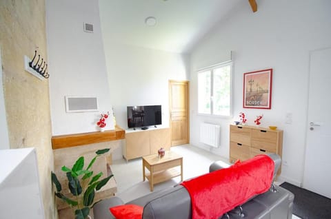 Communal lounge/ TV room, TV and multimedia, Living room
