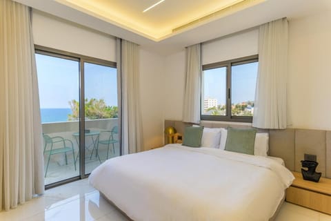 Bed, View (from property/room), Balcony/Terrace, Photo of the whole room, Bedroom, Sea view