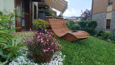 Property building, Spring, Day, Garden, Garden, Garden view