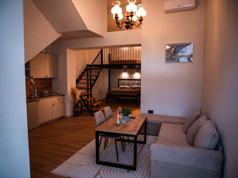 Bed, Kitchen or kitchenette, Living room, dishwasher, air conditioner
