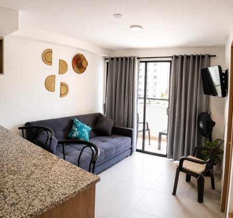 Communal lounge/ TV room, TV and multimedia, Living room, Seating area, Dining area
