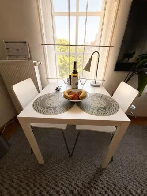 Food and drinks, Dining area, Drinks