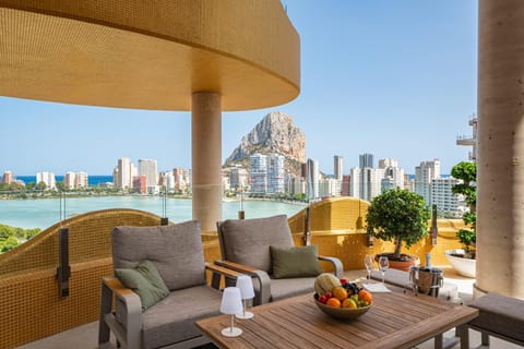 View (from property/room), View (from property/room), City view, City view, Lake view, Lake view, Pool view, Sea view, Sea view