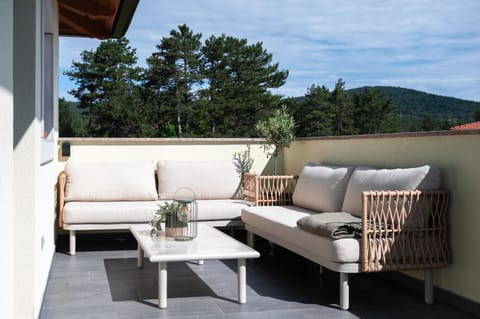 Patio, Day, Natural landscape, View (from property/room), Balcony/Terrace, Balcony/Terrace, Seating area, Mountain view