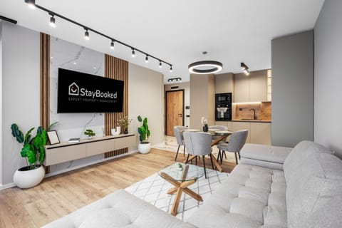 TV and multimedia, Kitchen or kitchenette, Living room, Seating area, Dining area