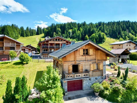 Property building, Natural landscape, Garden view, Mountain view, Parking
