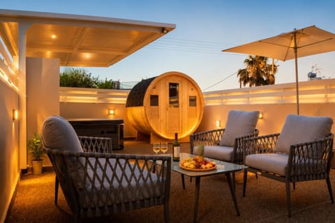 Patio, Day, Hot Tub, Sauna, View (from property/room), Balcony/Terrace, Seating area, Dining area