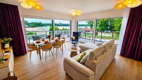 Day, Balcony/Terrace, Living room, Seating area, Dining area, Lake view
