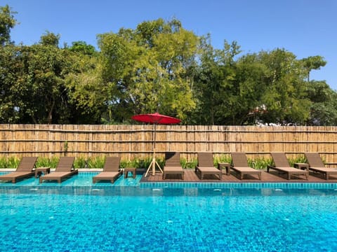Area and facilities, Swimming pool