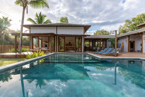 Property building, Patio, Garden, Garden view, Swimming pool, sunbed