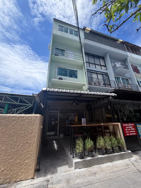 Property building, Day