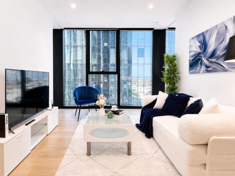 Communal lounge/ TV room, TV and multimedia, Living room, Seating area, Evening entertainment