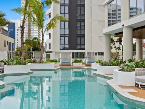 Property building, Garden, Pool view, Swimming pool, sunbed