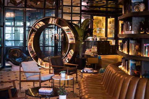 Restaurant/places to eat, Lobby or reception