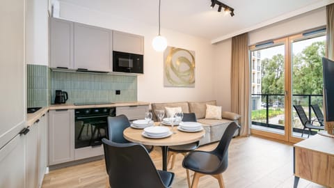 Kitchen or kitchenette, Living room