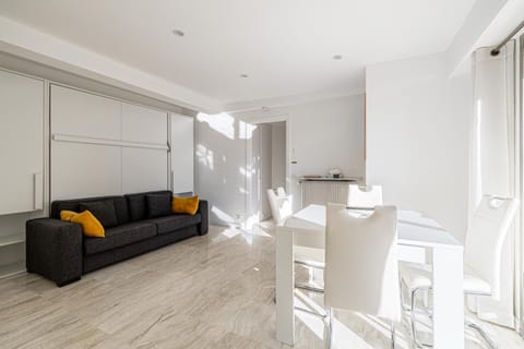 Living room, Seating area, Dining area, wardrobe