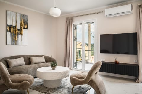 TV and multimedia, Seating area, air conditioner