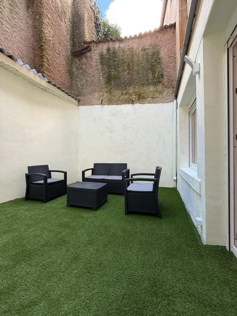 Patio, Balcony/Terrace